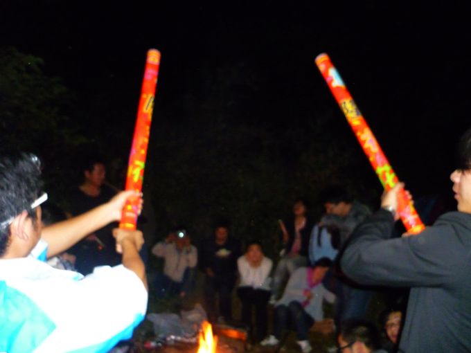 放彩花结束晚会