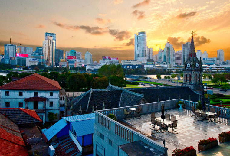 休闲露台观三江美景.jpg