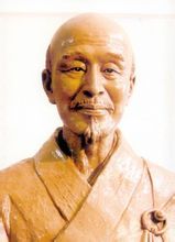 弘一法师铜像.jpg