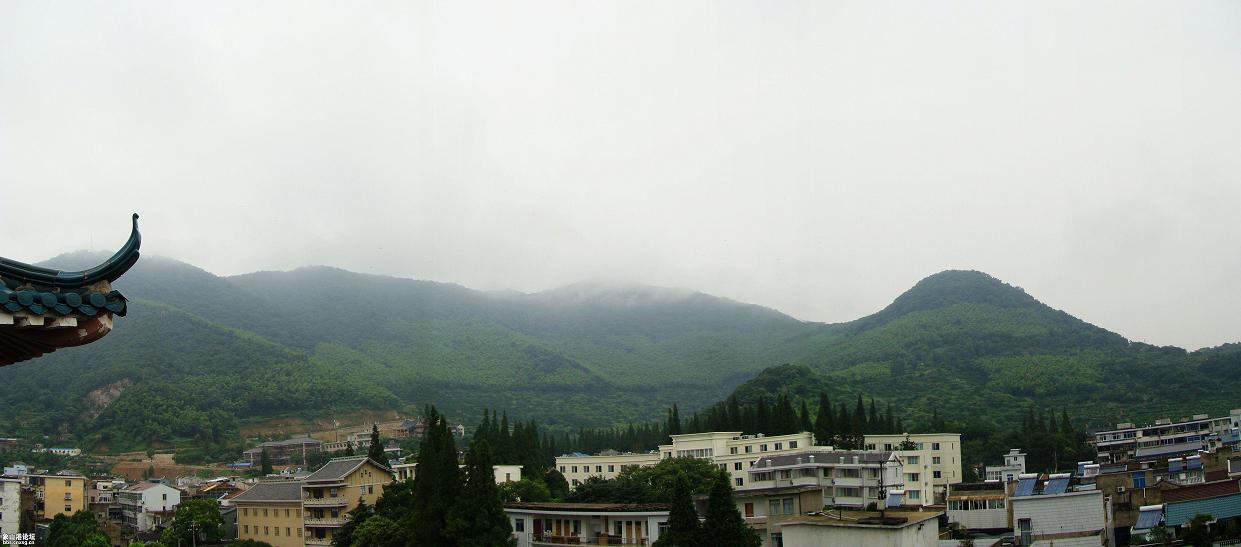 这是象山宾馆楼顶的“象山”