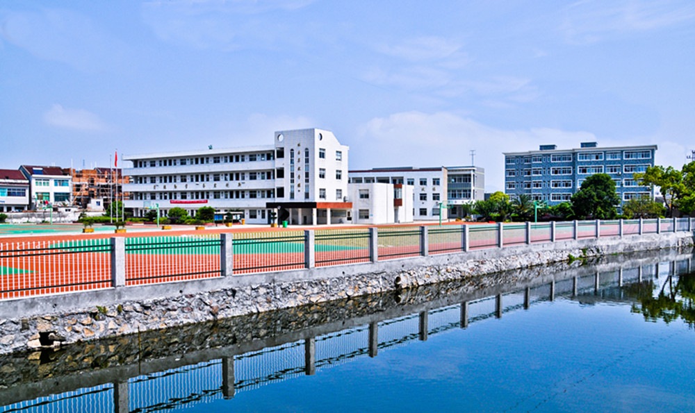 x育人基地.jpg