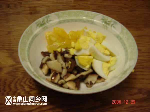 辅料香菇黄色西红柿鸡蛋.jpg