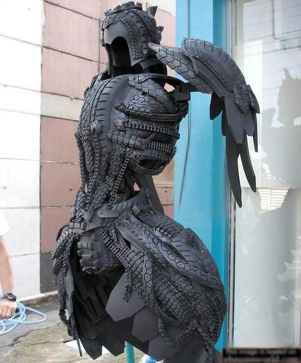 tirestatue4.jpg