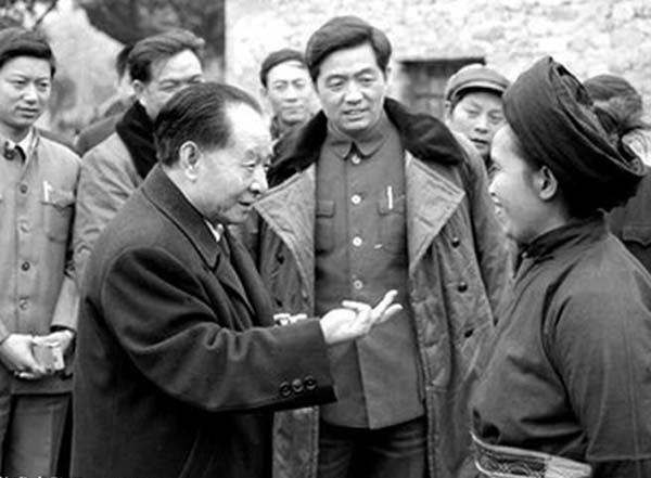 胡耀邦和胡锦涛.jpg