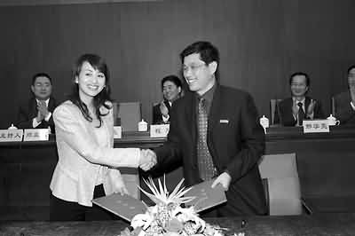 胡岚.jpg
