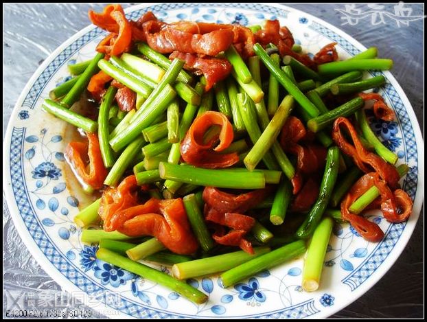 蒜苗烧大肠.jpg
