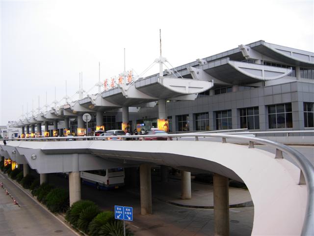 从黄花机场坐旅游车