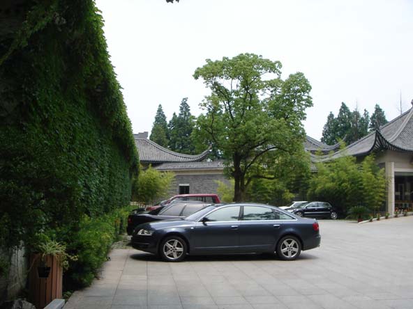 停车场一角.jpg