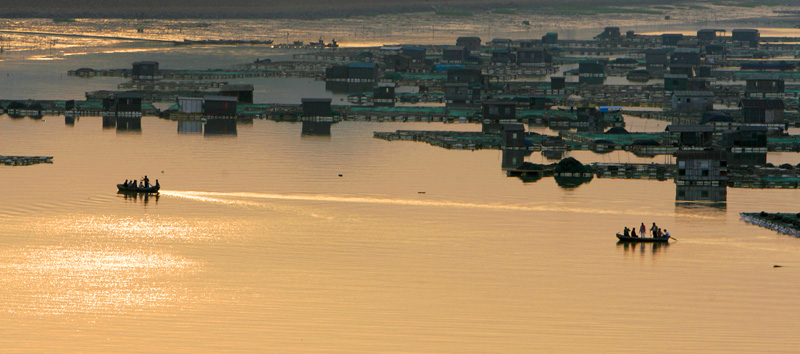 海上渔村.jpg