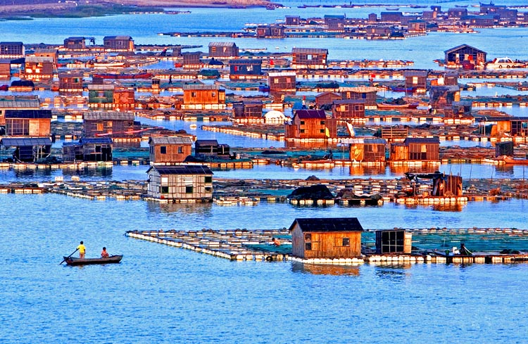 海上渔村.jpg