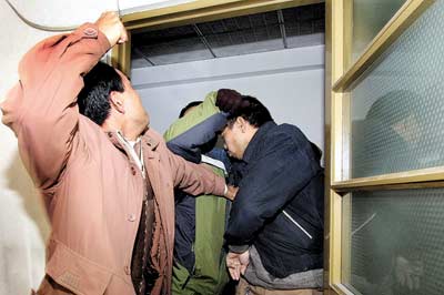 岳父拳脚“教训”女婿
