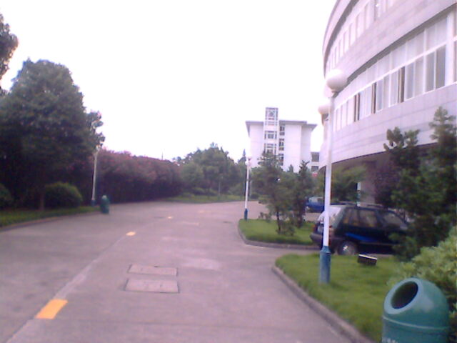 校园一角3.jpg