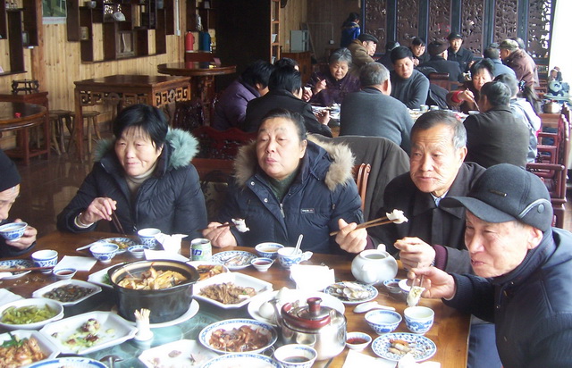 共进午餐