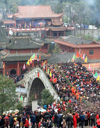 xinsrc_28203052013350152356107.jpg