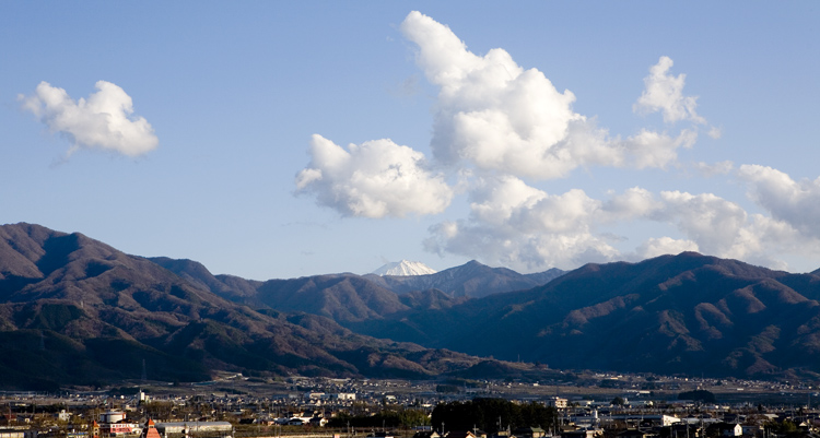 这是下榻的农庄宾馆，前面能看到富士山
