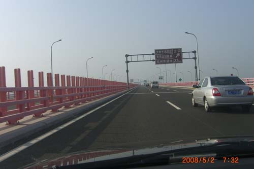 5月2日过杭州湾跨海大桥 (91).JPG