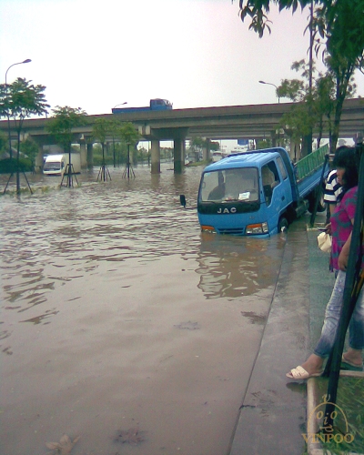水漫文津路绕城涵洞4.jpg