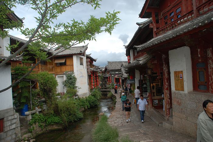 顺水而进,逆水而出