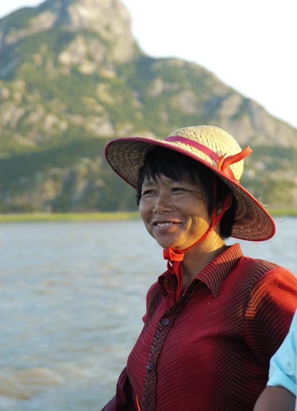 赶海的妇女