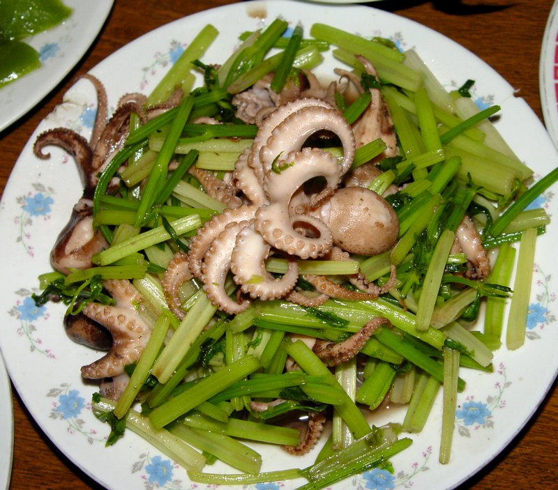 芹菜清炒小乌贼.jpg