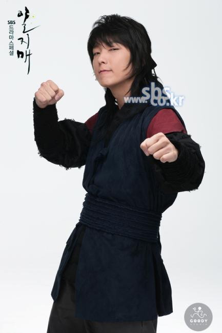 李准基饰一枝梅 勇儿.jpg