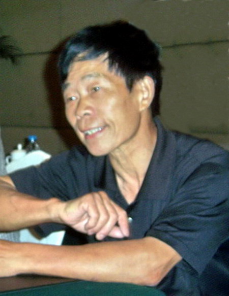 剪纸艺术家谢才华