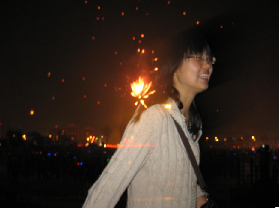 未经处理，此女从镜头前闪过.jpg