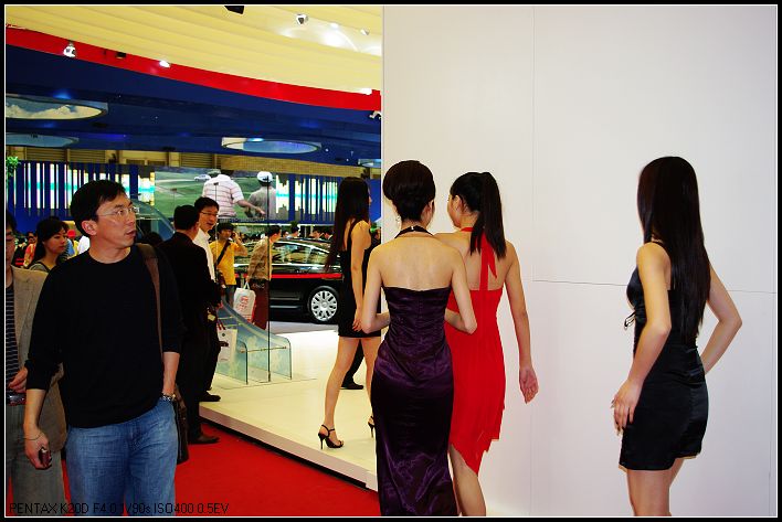 看到美女了.jpg