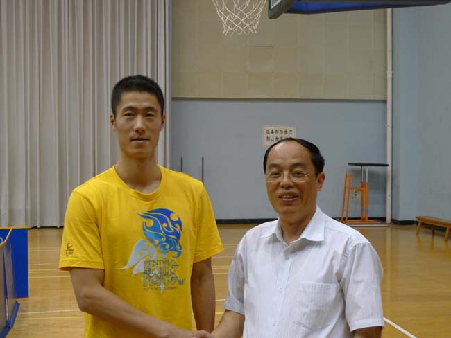 与奥运冠军王励勤2.JPG