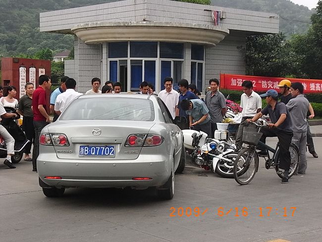 撞车2.jpg