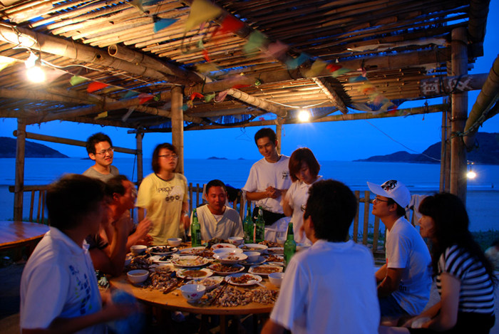 餐后畅谈.jpg