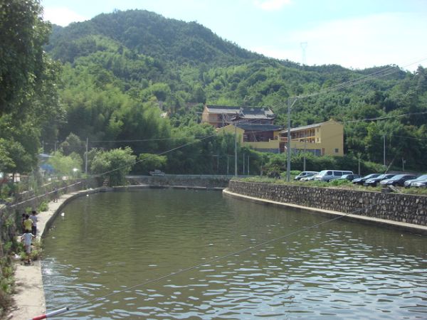 宽阔的河道