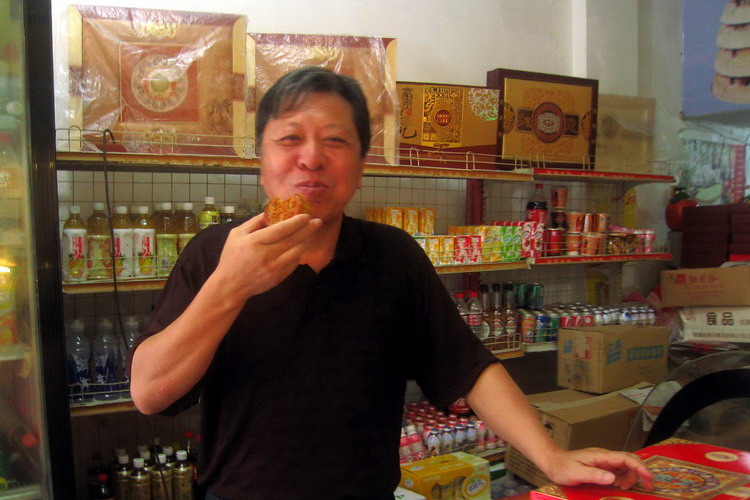 吃吃津津有味