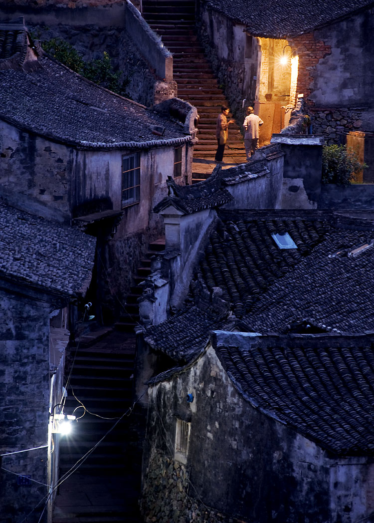 老街老人在黄昏.jpg