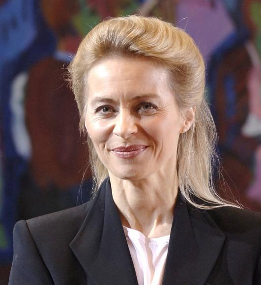 Ursula von der Leyen，家庭、老年人、妇女和青少年事务部长，基民盟（CDU）党人，新教徒.jpg