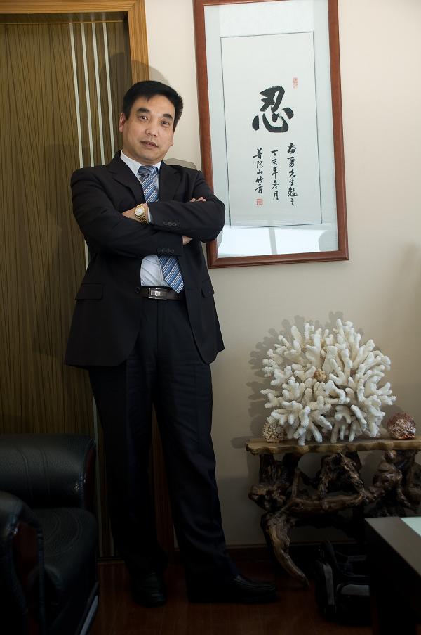 郑奋勇.jpg