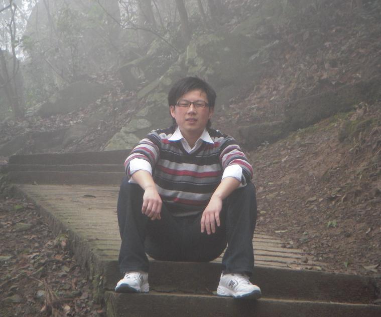 翁泡不行了看样子要虚脱.JPG