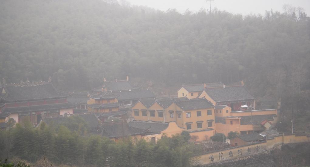 晨雾中的西寺.JPG