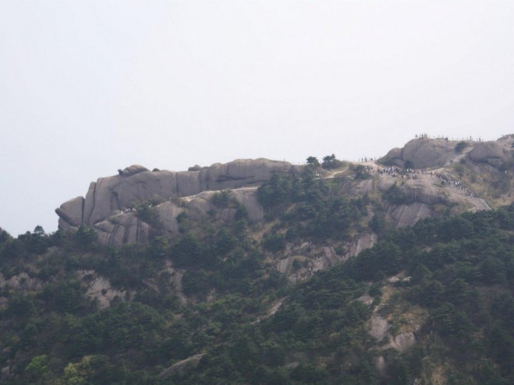 365黄山鳌鱼峰.jpg