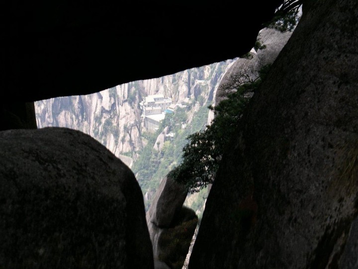46天都峰顶峰风光.jpg