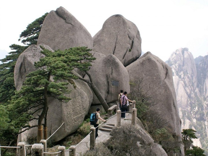 49天都峰顶峰风光.jpg