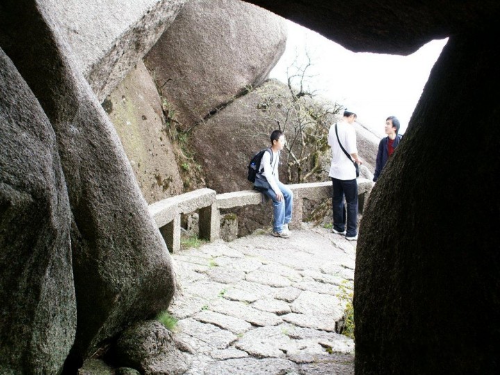 48天都峰顶峰风光.jpg