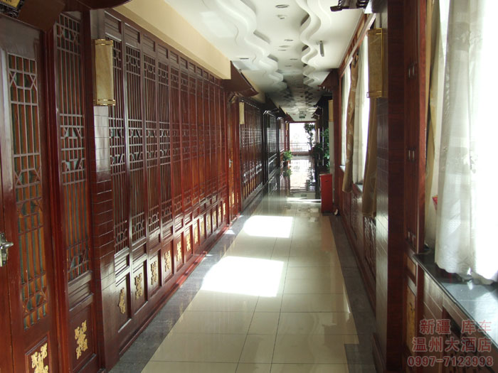 餐厅走廊1.jpg