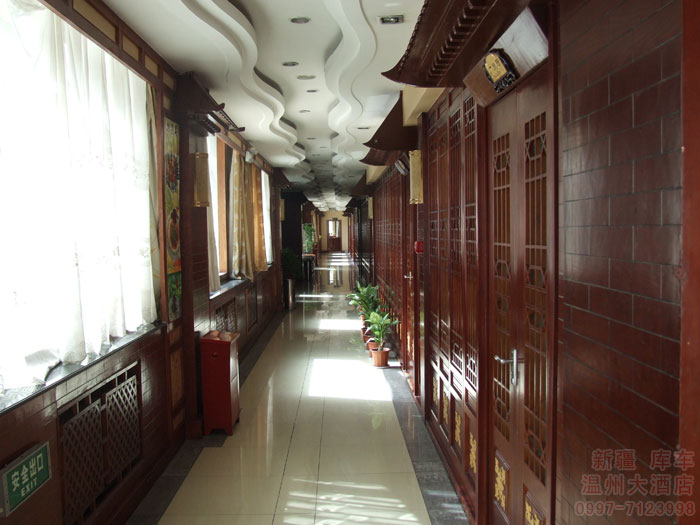 餐厅走廊2.jpg