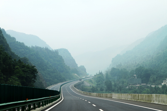一马平川