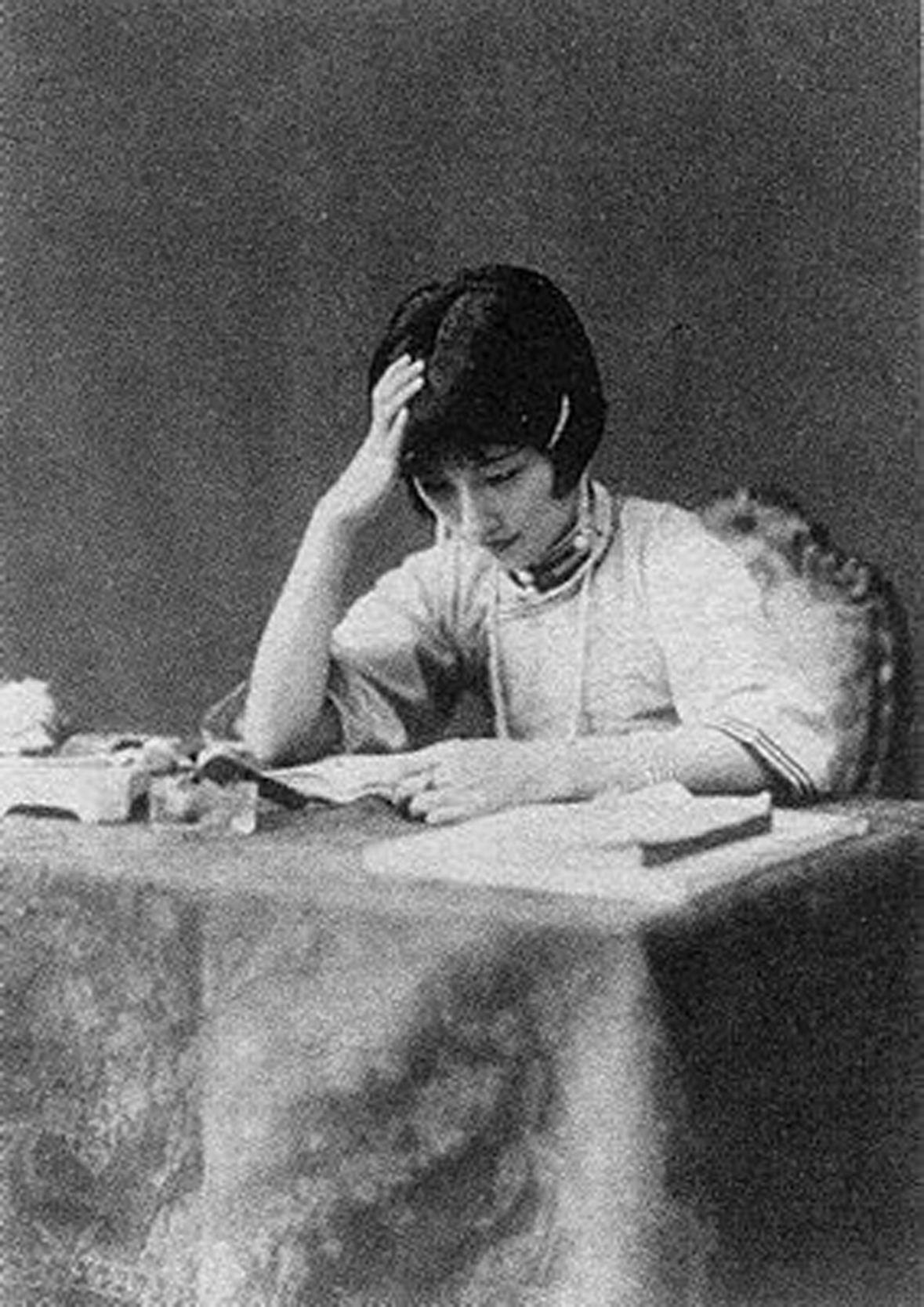 陆小曼.jpg