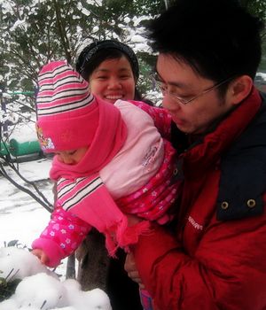 爸妈带偶去踏雪.jpg