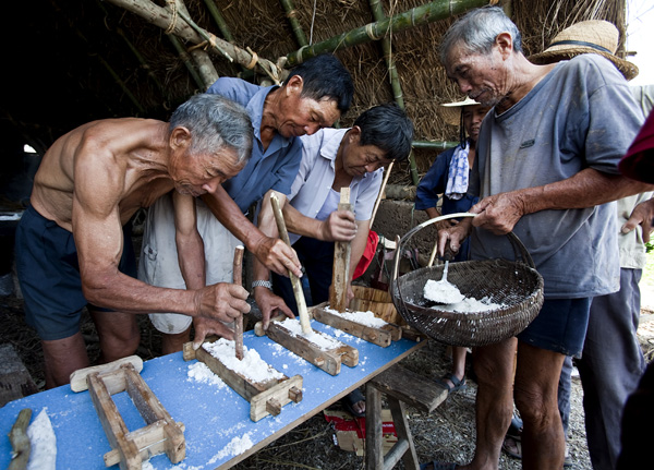 盐砖，赖钟鸣摄.jpg